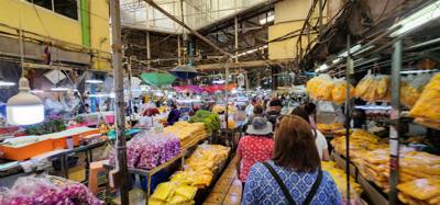 The flower market was our first stop today.  HUGE piles of flowers and very cheap.  Saw a dozen roses for like 50 baht. 