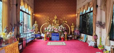 First Temple of the day was Wat Inthakhin Sadue Muang. Small but great to photograph.