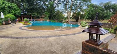 Another breathtaking venue for us to stay at. All of these places are very Feng Shui. Time to settle down for a dinner