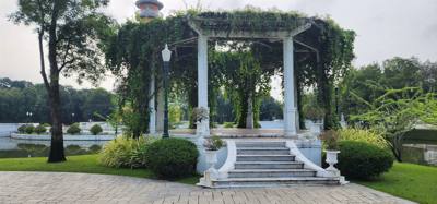 Visited Bang Pa-In this morning.  Very beautiful.  More refined than other locations we've visited. Couldn't take photos