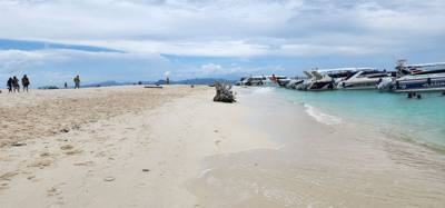 Last stop in the boat today was Bamboo Island.  Just relaxed and hung out with a drink.
