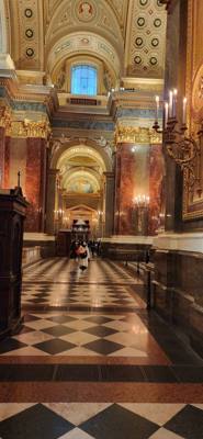 St Stephen's Basilica was on the agenda.  Beautiful place.  I didn't have 'mummified hand' on my bingo card but there it