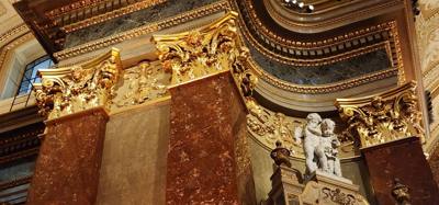 St Stephen's Basilica was on the agenda.  Beautiful place.  I didn't have 'mummified hand' on my bingo card but there it