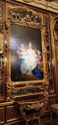Schonnbrunn Palace was our first tour spot in Vienna, Austria this afternoon.  This is part 1.