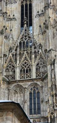 Walking in Vienna/St Stephen's Cathedral.